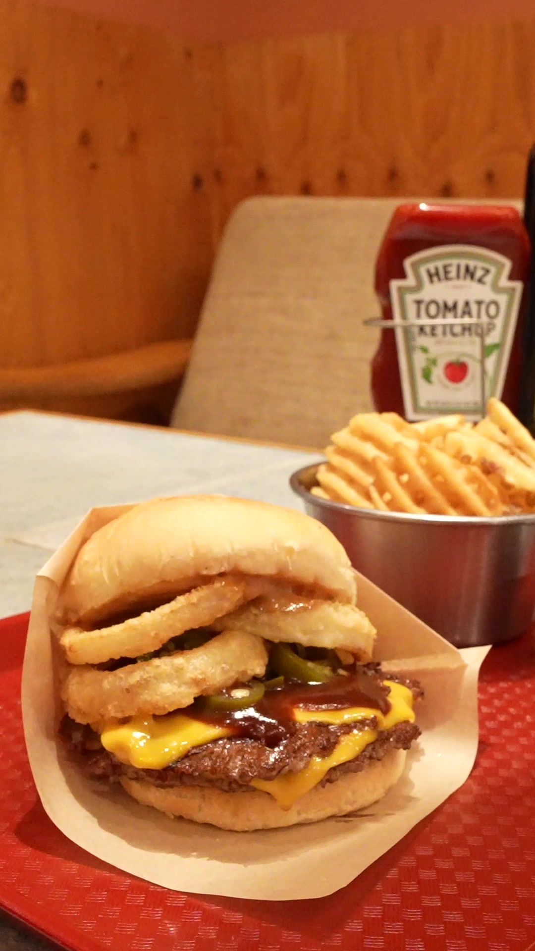 CENTRAL BURGER SHOP｜店舗PV の一場面